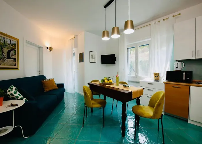 Amalfia אמאלפי